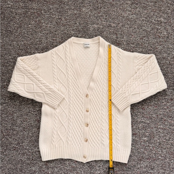 Aritzia Sunday Best Wool blend Ivory Cable Thick Knit V neck Cardigan M - Picture 3 of 12